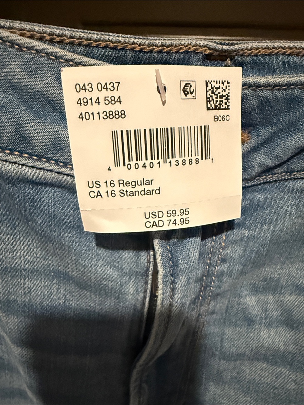 American Eagle Light Blue Cargo Jeans for Women - Picture 3 of 3